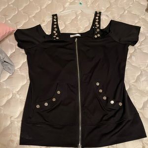 Black blouse with front zippers